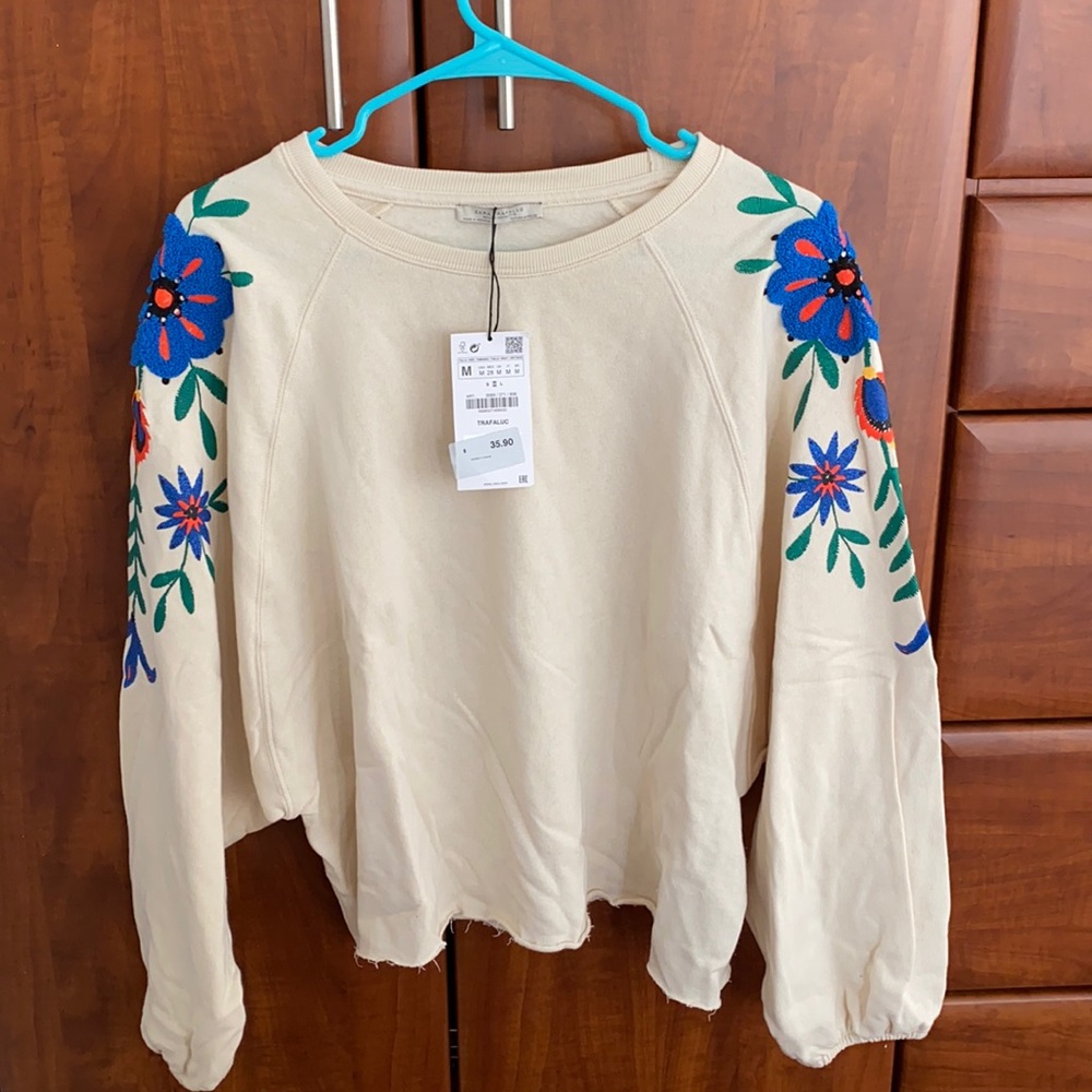 ZARA boho embroidered sweatshirt M